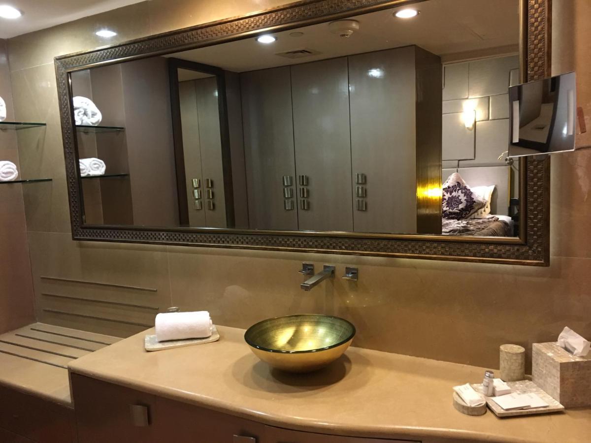 Radisson Blu Hotel Mbd Ludhiana Ngoại thất bức ảnh