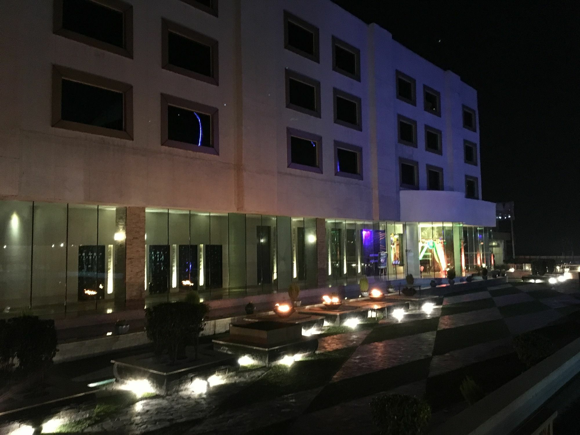Radisson Blu Hotel Mbd Ludhiana Ngoại thất bức ảnh